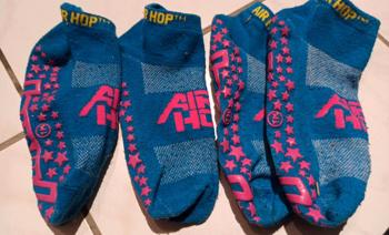 Trampolin rutschfeste Socken 2 Paar zu verschenken