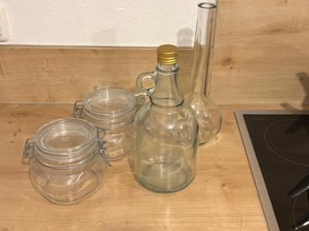 Einmachgläser und Flaschen zu verschenken