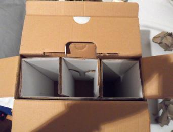 zu verschenken, stabiler Versandkarton für 3 Flaschen
