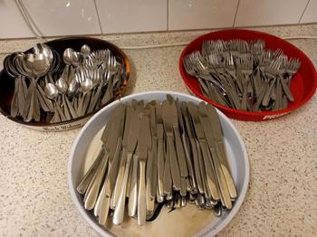 300 BESTECKTEILE ZU VERSCHENKEN !!!