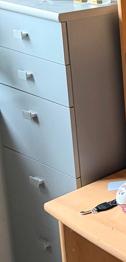 Schubladen  Schrank zu verschenken