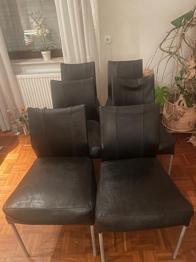 Schwarze Leder Stühle zu verschenken