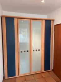Kleiderschrank