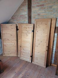 Schranktüren aus Kiefer zu verschenken – ideal für DIY / Möbelbau