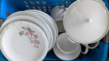 Poltergeschirr zu verschenken