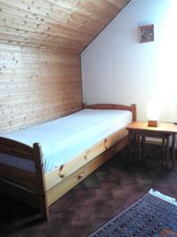 Bett + Lattenrost + Matratze + Schublade + Bettwäsche