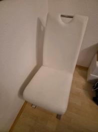 Zwei Stühle zu verschenken