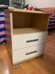 Zu verschenken: Nachtkästchen