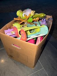 Spielzeugkiste zu verschenken