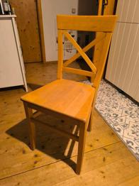 4 Stühle zu verschenken