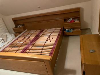 Schlafzimmer zu verschenken