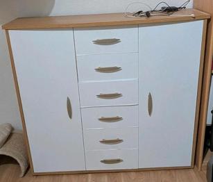 Kommode/Sideboard in Buche zu verschenken