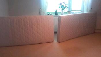 2 Matratzen zu verschenken