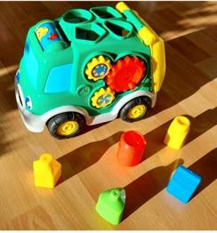 Baby Spielzeug Auto mit Steckfiguren für 2Toffifee