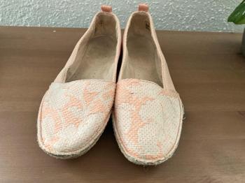 Sommerschuhe • Gr. 37 • zu verschenken