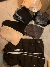 Herrenkleidung Größe M-L zu verschenken