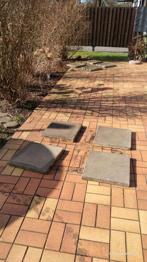 acht gehwegplatten 49x49x5 cm zu Verschenken